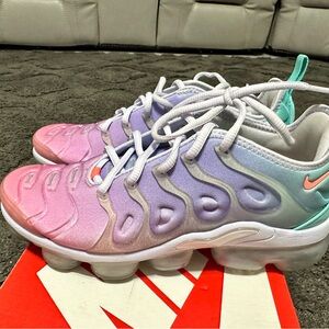 Nike Air VaporMax Plus Gradient Sneakers